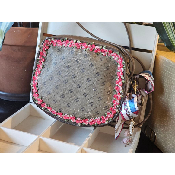 Gucci Rigate Interlocking GG Crossbody wTwilly/Patches/Charms Added Plus Dustbag - Picture 10 of 15